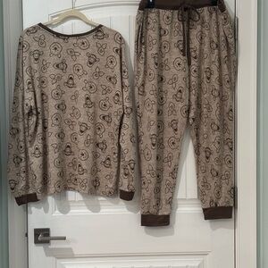 Women’s Winnie the Pooh Pajamas. XL